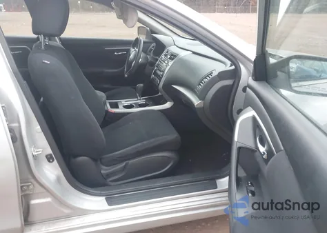 2015 Nissan Altima 2.5 S z USA, uszkodzony, nr VIN 1N4AL3AP9FC175319